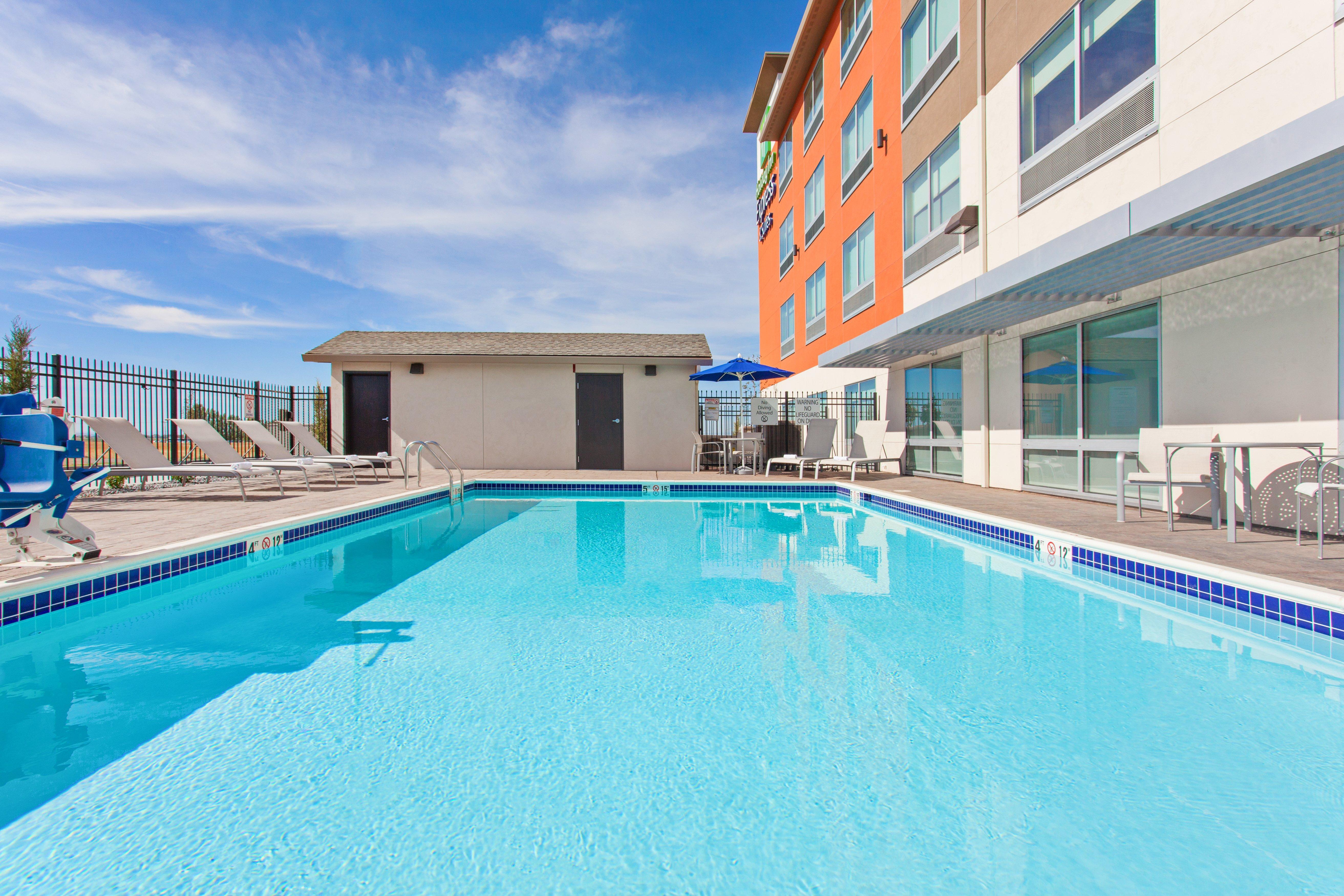 Holiday Inn Express & Suites - Moses Lake By Ihg Bagian luar foto